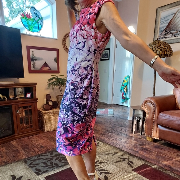 Vince Camuto Floral Sleeveless Dress w/Zipper Back - Picture 8 of 14